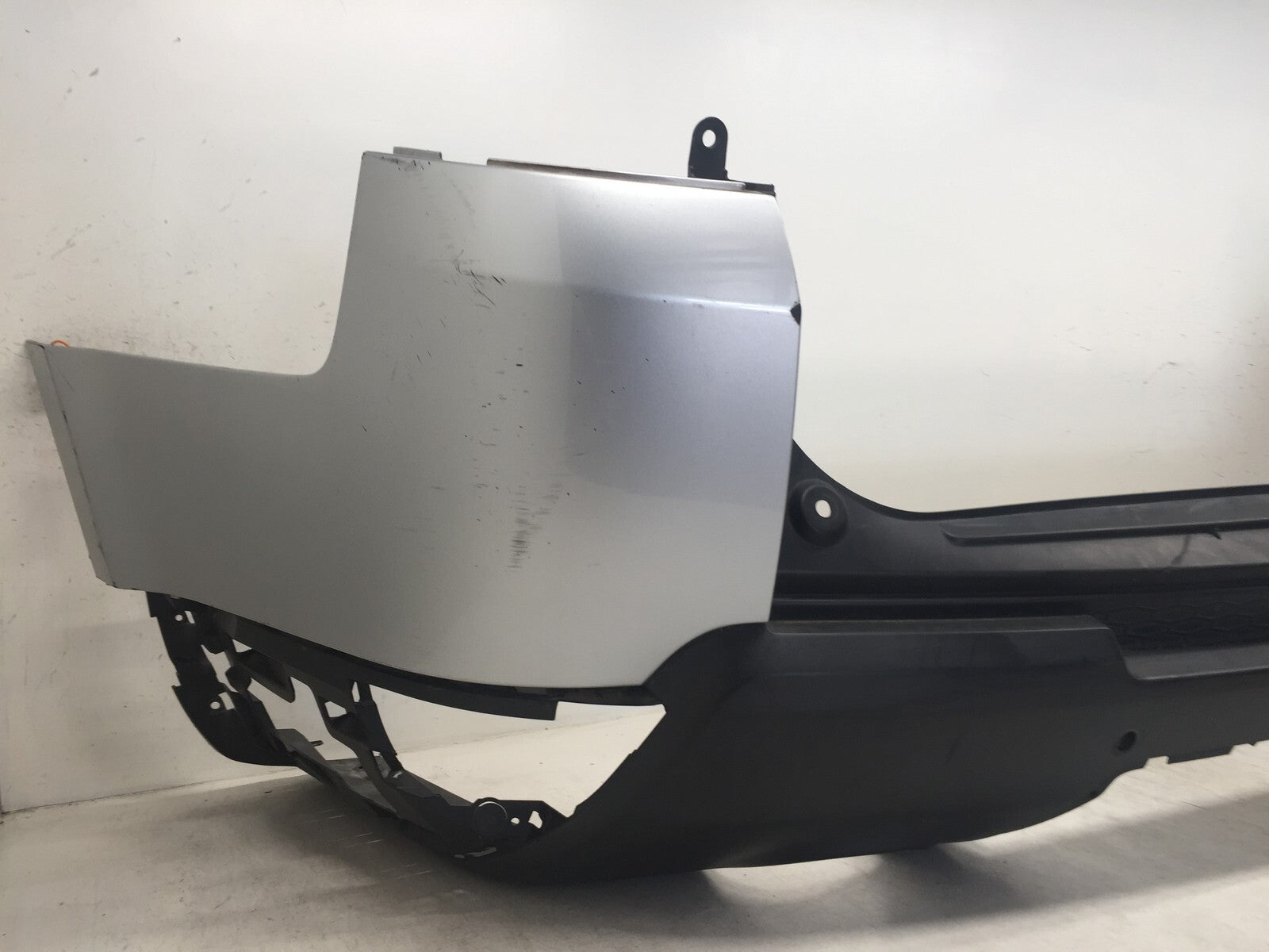 Rear Bumper LOCAL Land Rover Range Sport Base SE HSE w/Sensor Hole 2014-2017 OEM