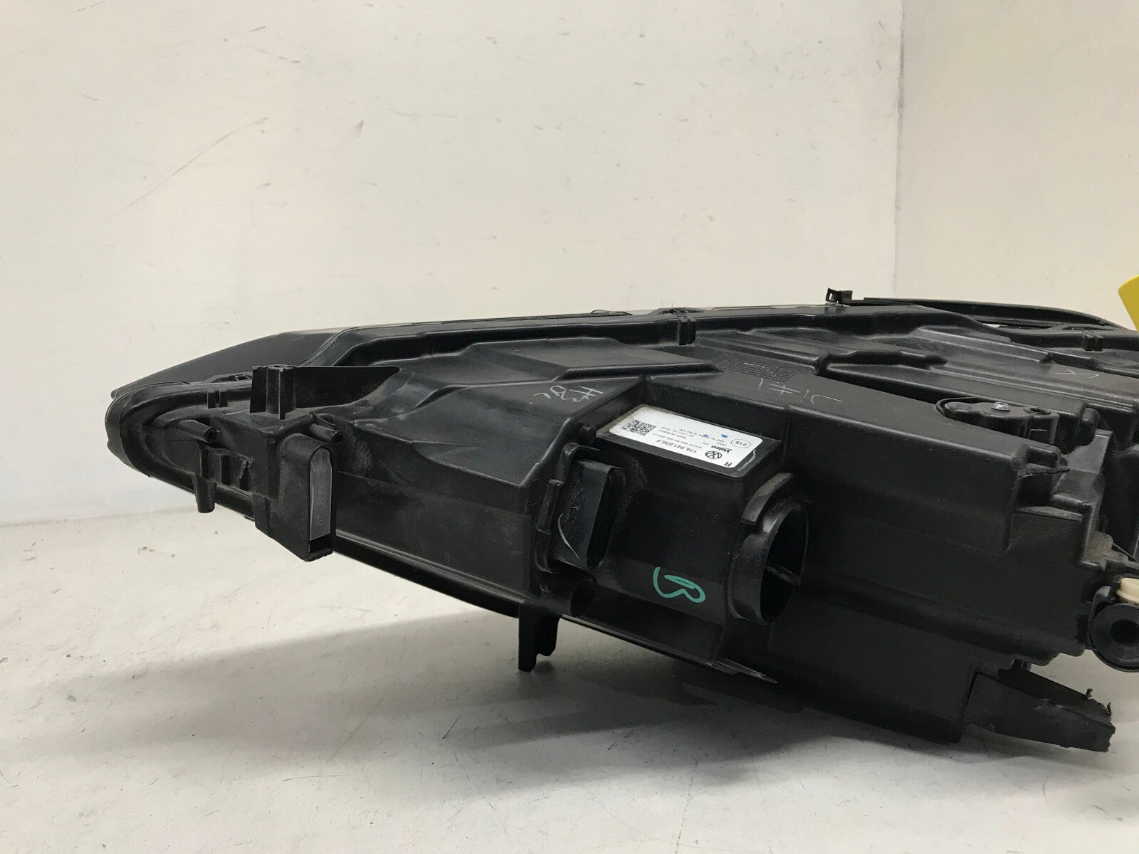 Headlight Damaged RH Volkswagen Jetta (For Parts Only) 2019-2021 17A941036F OEM
