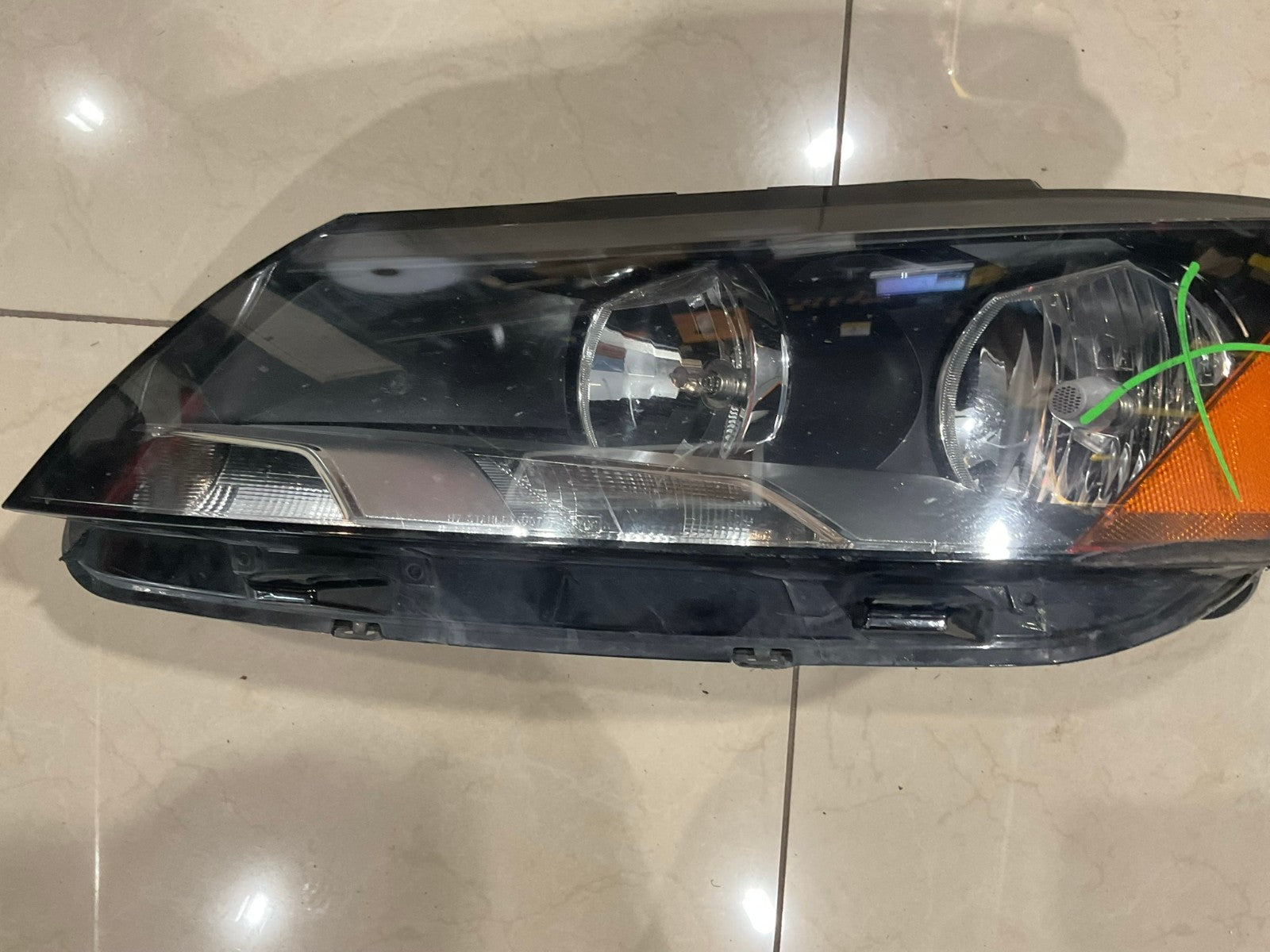 Headlight Left LH Driver 13-16 Volkswagen VW Passat 561+941+005+D OEM