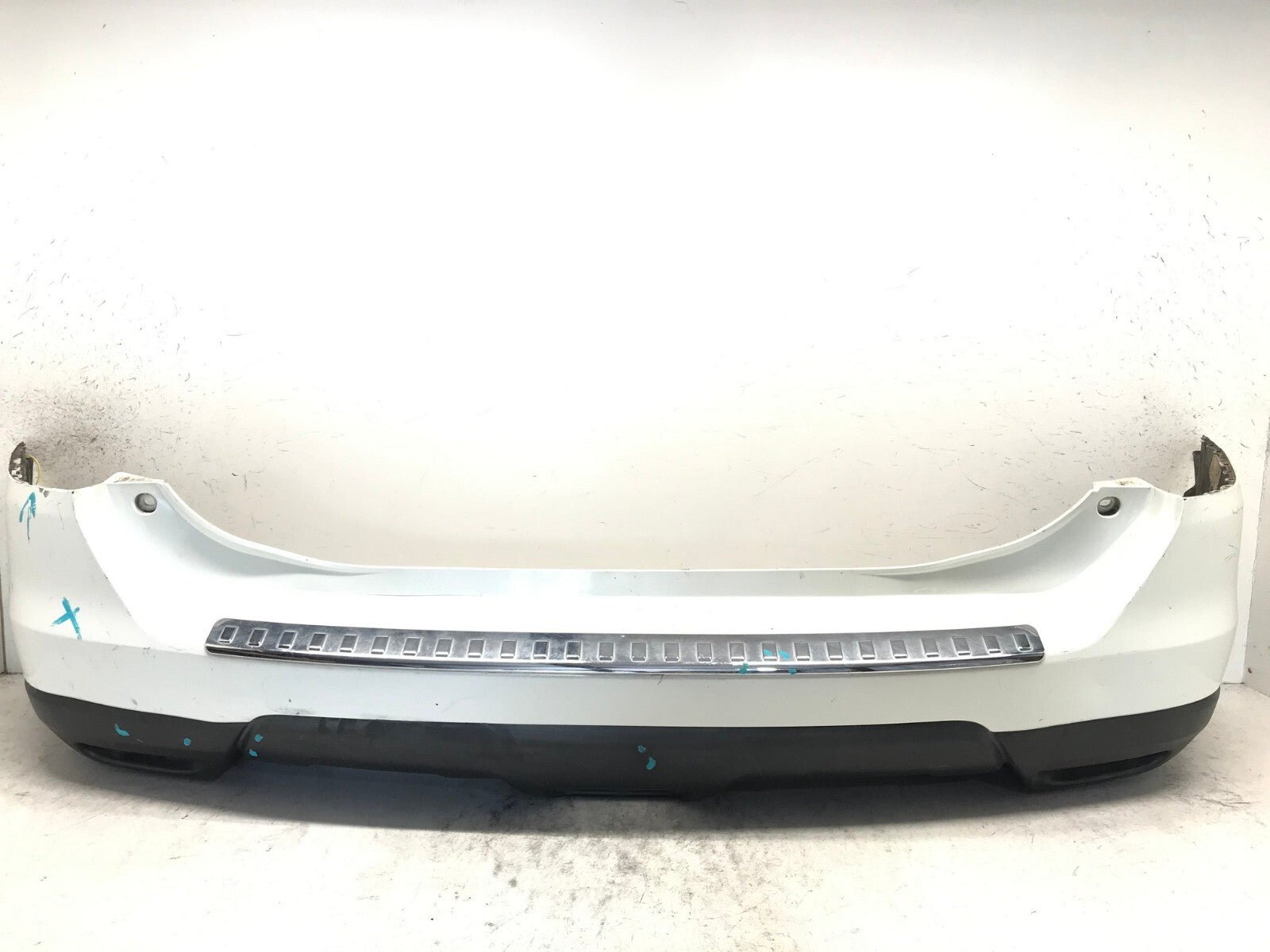 Rear Bumper Cover White 2014-2016 Nissan Rogue S/SL/SV 85022-9TA0H OEM