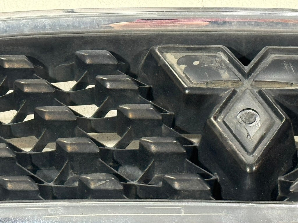 Grill Grille Black/Silver Trim Mitsubishi Mirage 2017-2020 6402A380 OEM