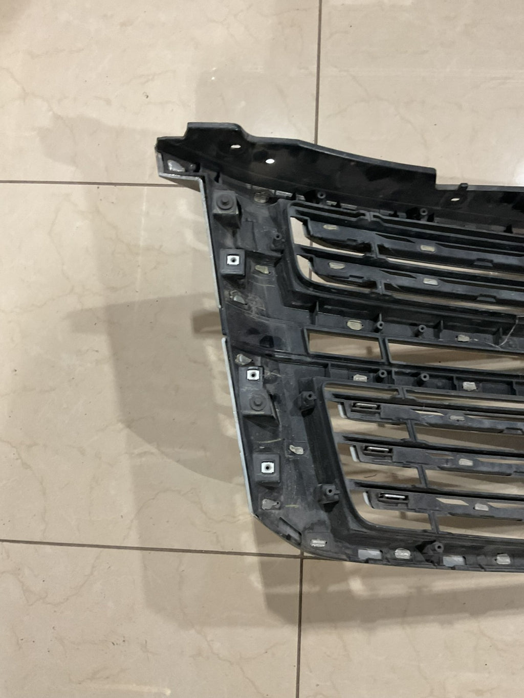 Grille Grill 2015-2020 Chevrolet Tahoe Suburban anh72352 OEM