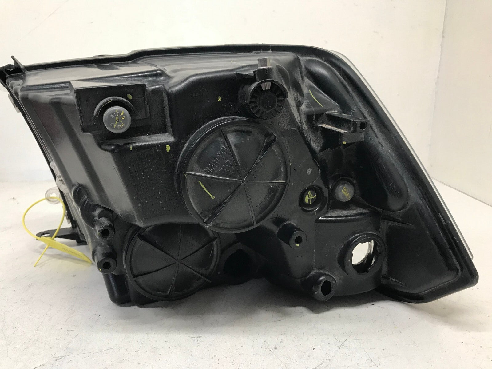 Headlight Damaged RH Right Dodge Ram 1500 2500 3500 13 14 15 16 68001484AG OEM