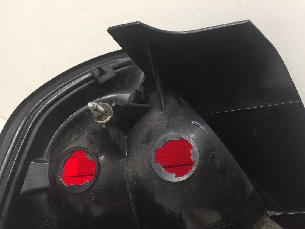 Tail light Damaged Lamp Right RH Ford Crown Victoria 04-2011 8W7Z-13405-A OEM