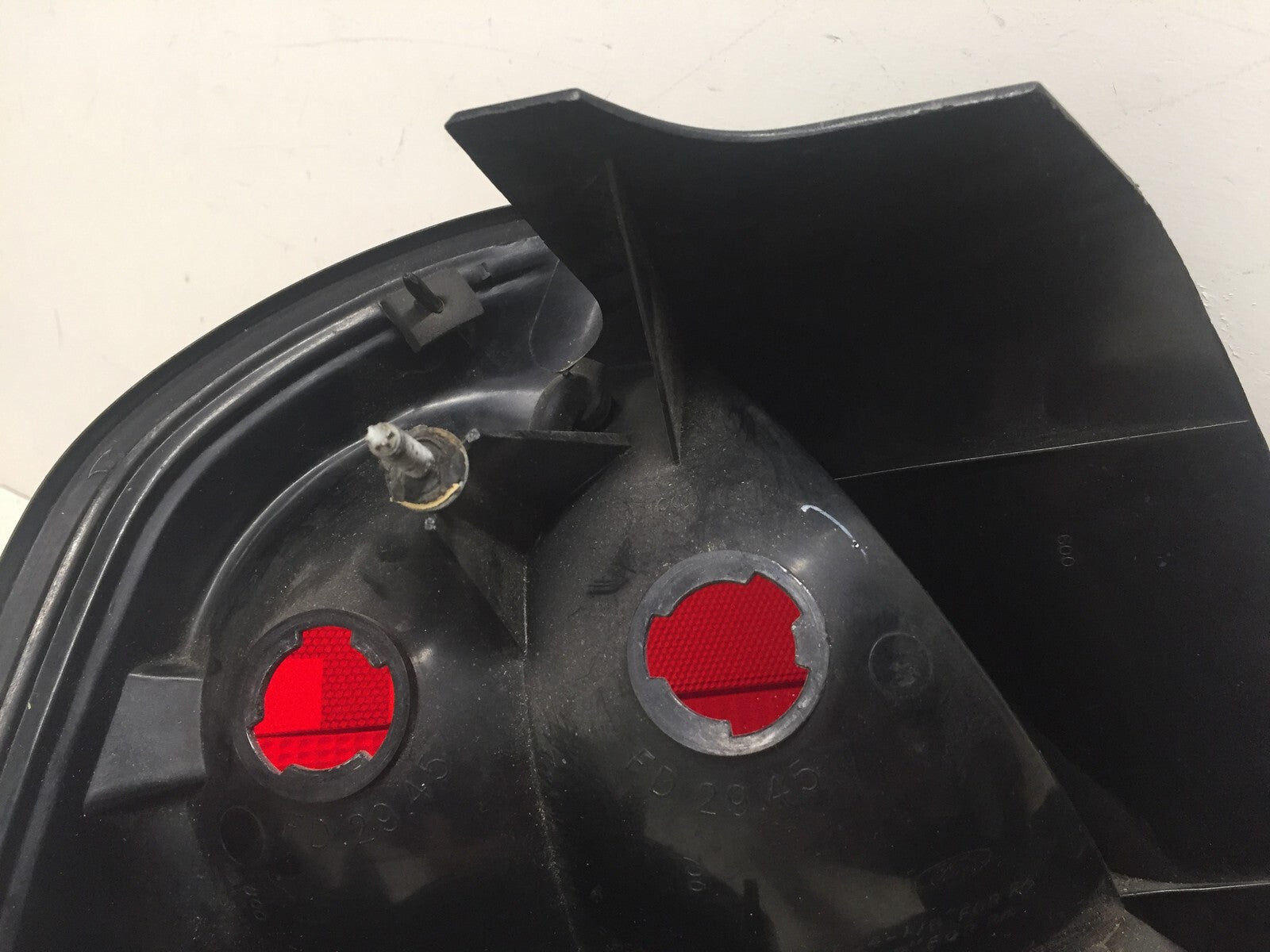 Tail light Damaged Lamp Right RH Ford Crown Victoria 04-2011 8W7Z-13405-A OEM