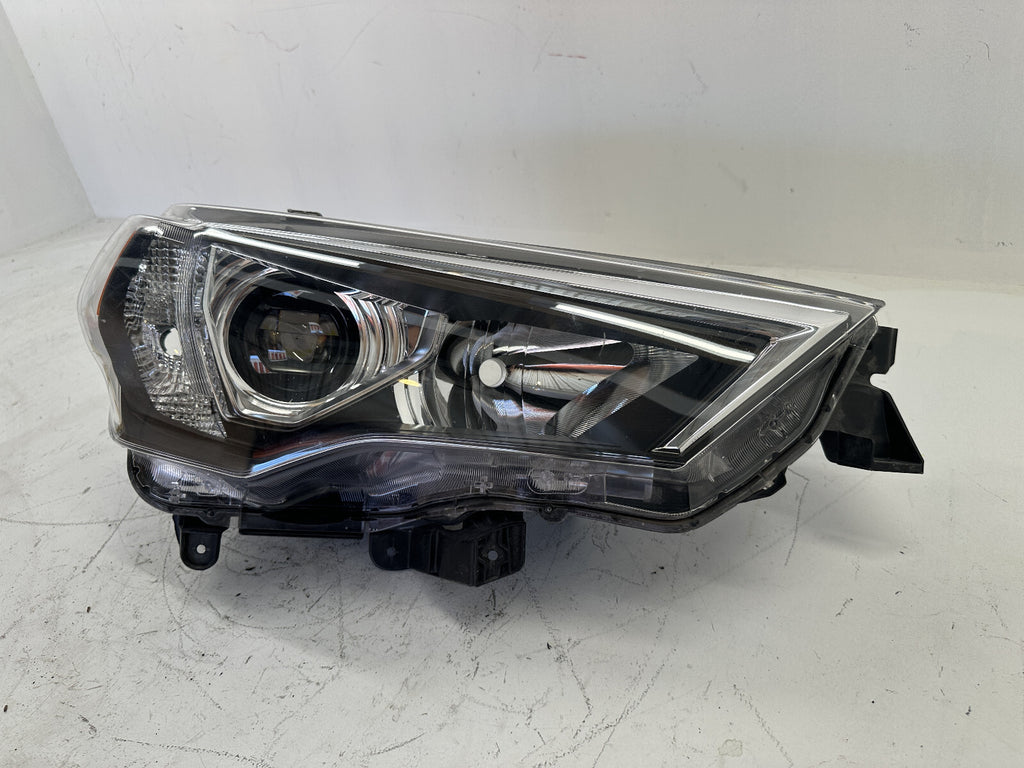 Headlight Damaged Right Passenger RH 2014 - 2019 Toyota 4Runner 8113035541 OEM