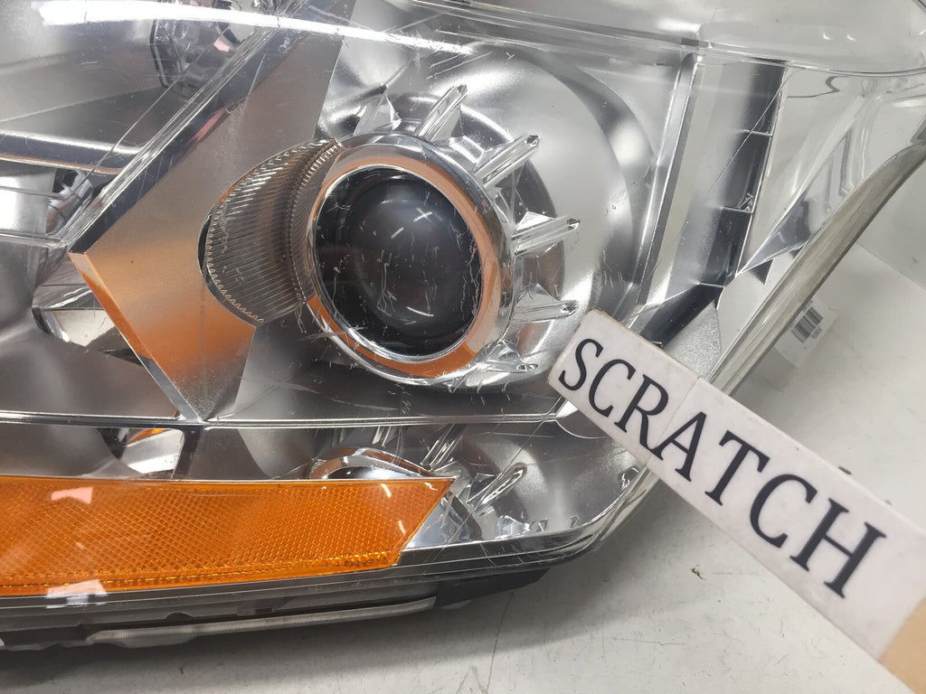 Halogen Headlight Damaged Rigt Passenger Cadillac SRX 2010-2013 22853873 OEM