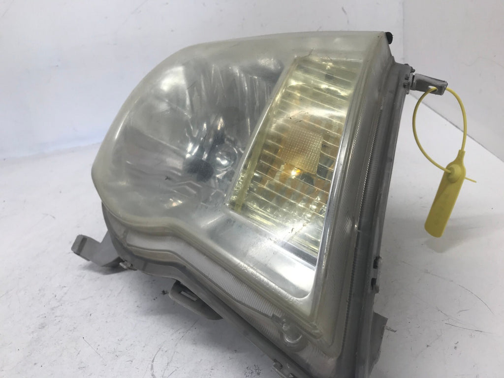 Headlight Damaged passenger RH 05-11 Toyota Tacoma Pickup Truck 81110-04160 OEM