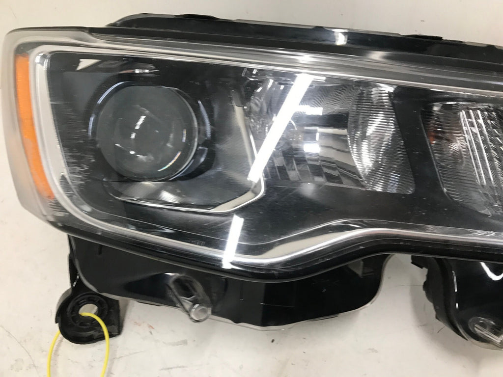 Headlight Damaged RH Passenger Jeep Grand Cherokee 17-22 68289234AF OEM