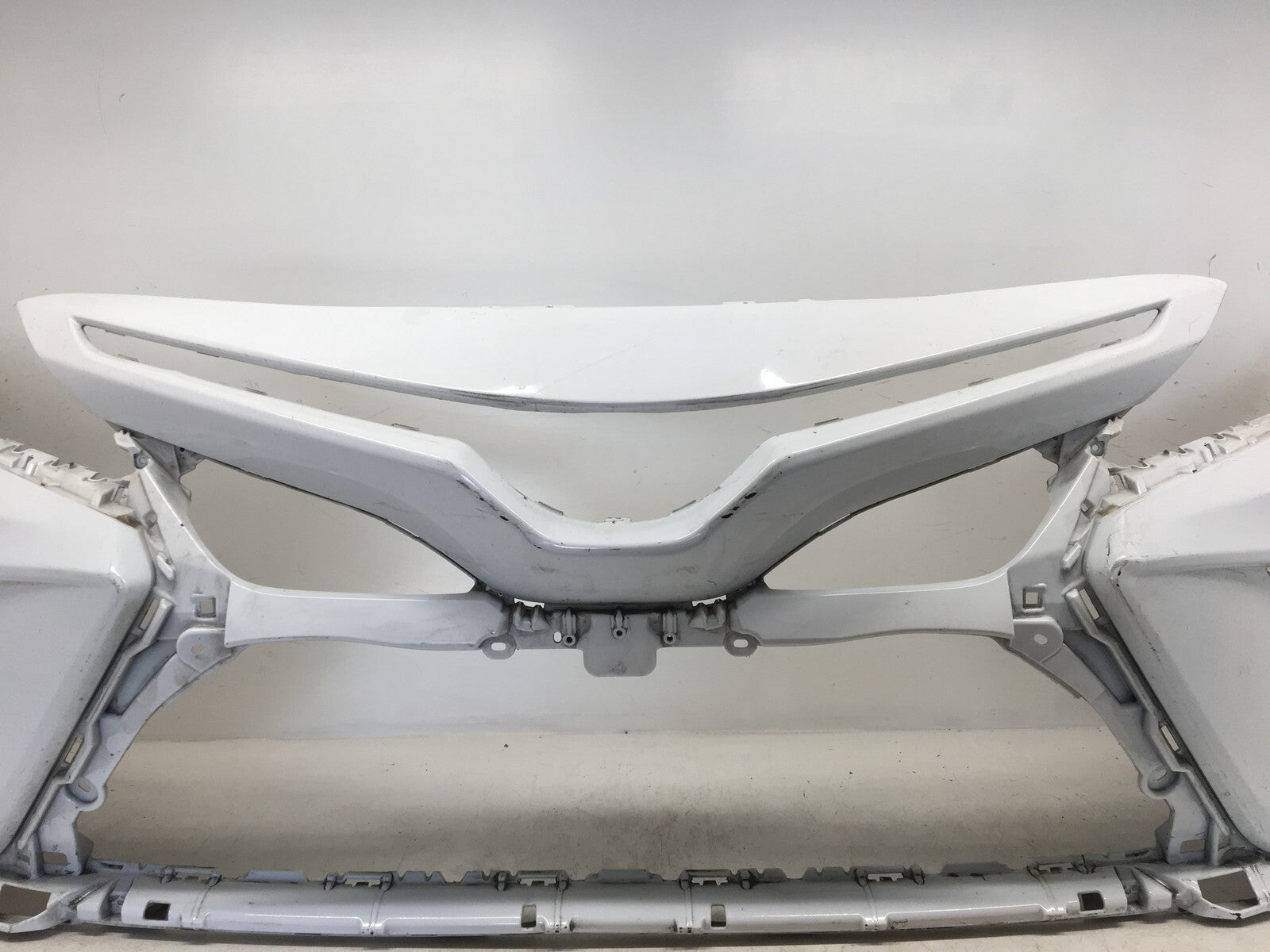 Front Bumper Cover Toyota Camry SE XSE 040 2018 2019 52119-06E20 OEM