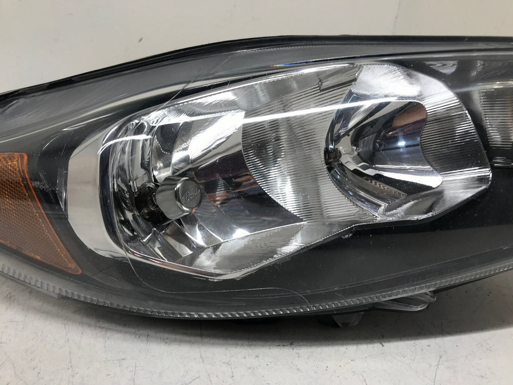 Headlight Damaged RH Ford Fiesta (For Parts Only) 2014 - 2019 D2BB-13W029-BG OEM