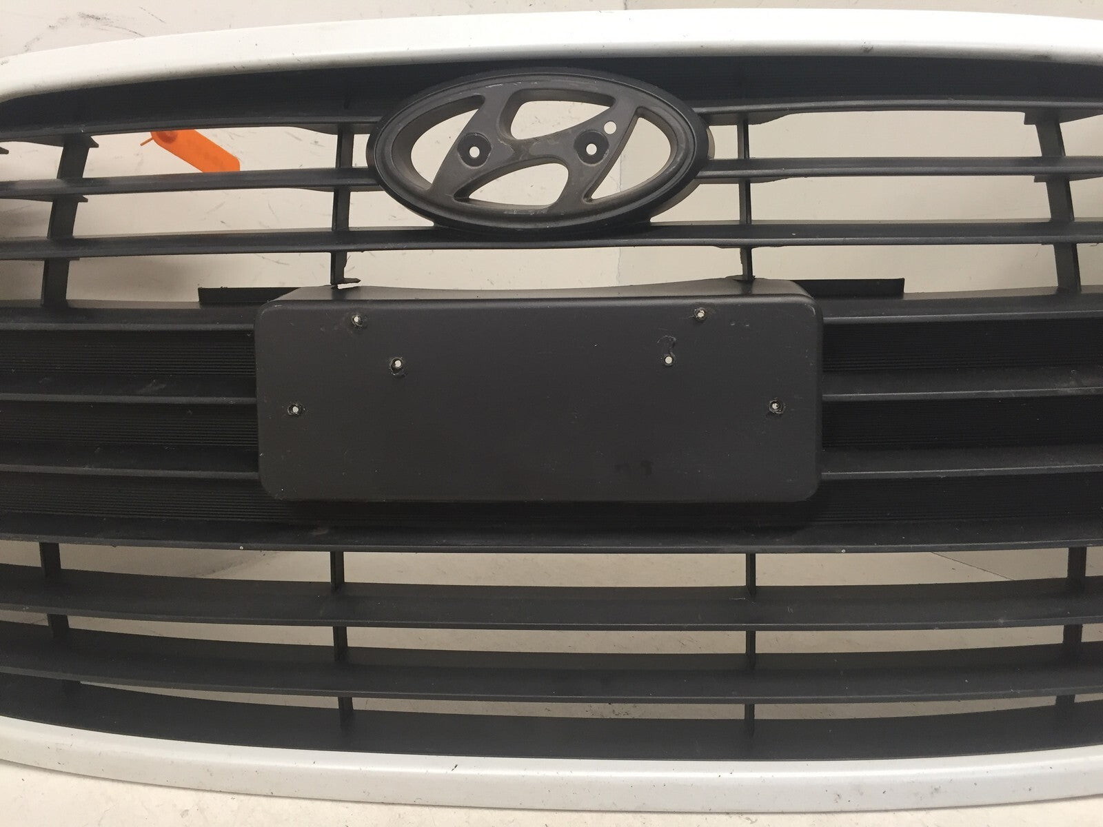 Grille  Grill Hyundai Veloster Turbo  13-17 86561-2V500 OEM
