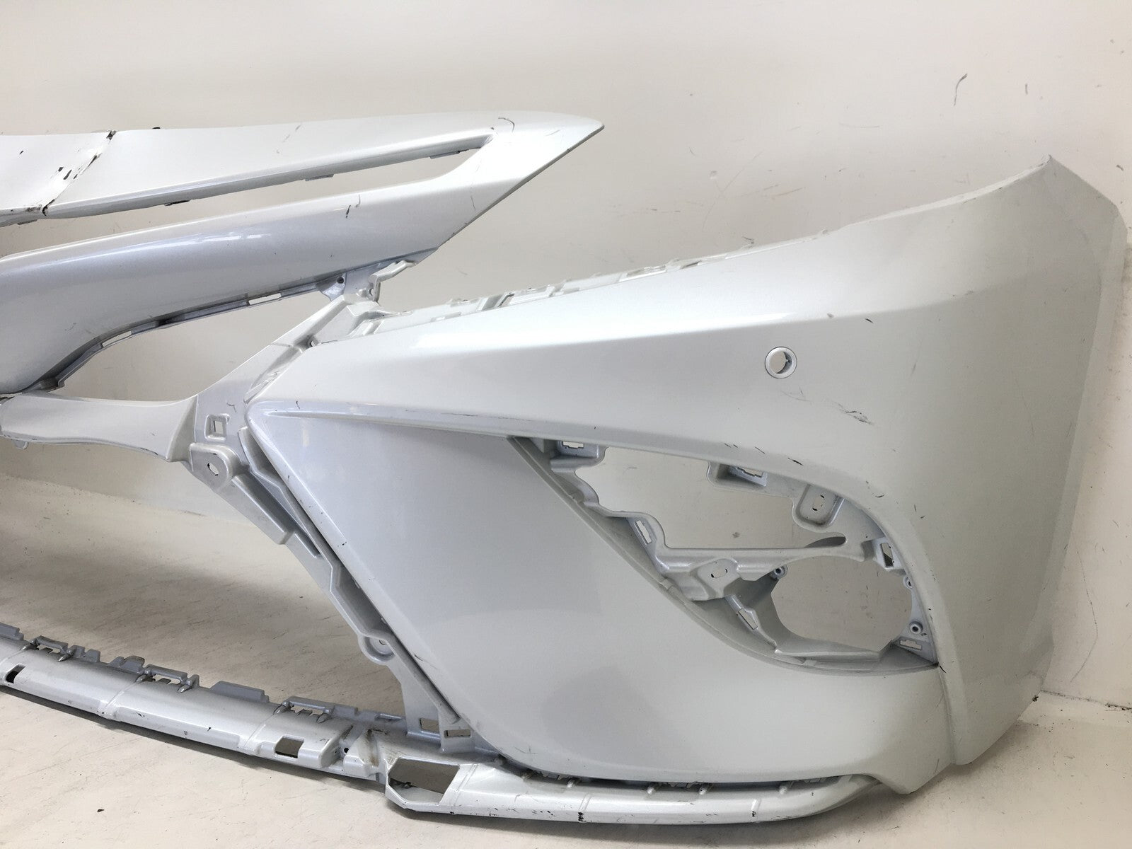Front Bumper Cover Toyota Camry SE XSE 089 2018 2019 52119-06E20 Original