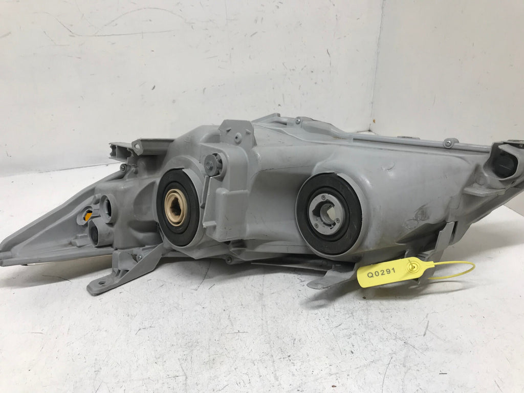 Headlight Damaged Right RH Passenger Toyota Camry SE 12-14 81110-06800 OEM