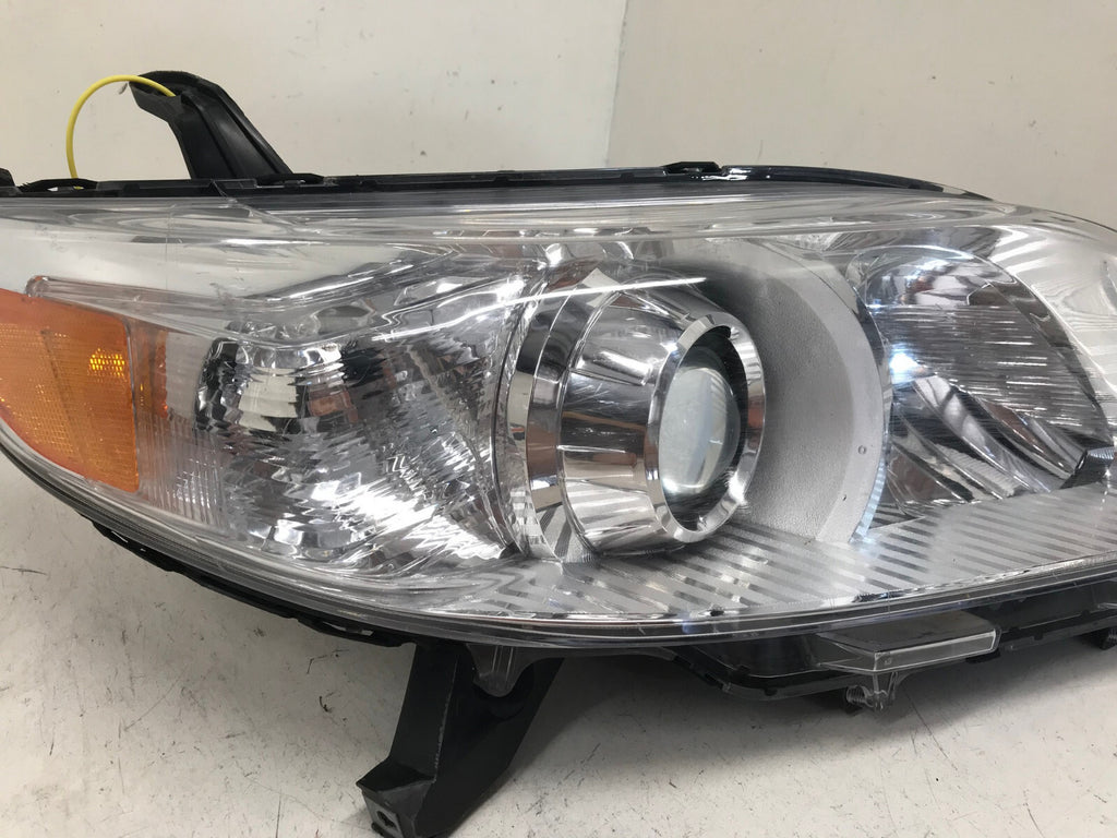 Headlight Damaged Passenger Right RH Toyota Sienna 2011-2013 8111008032 OEM