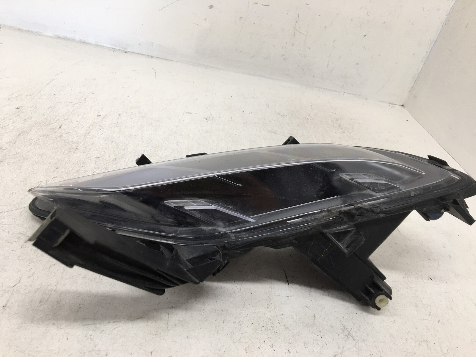 Fog light Damaged Lamp Drivers Side LH Nissan Maxima 2016-2018 OEM