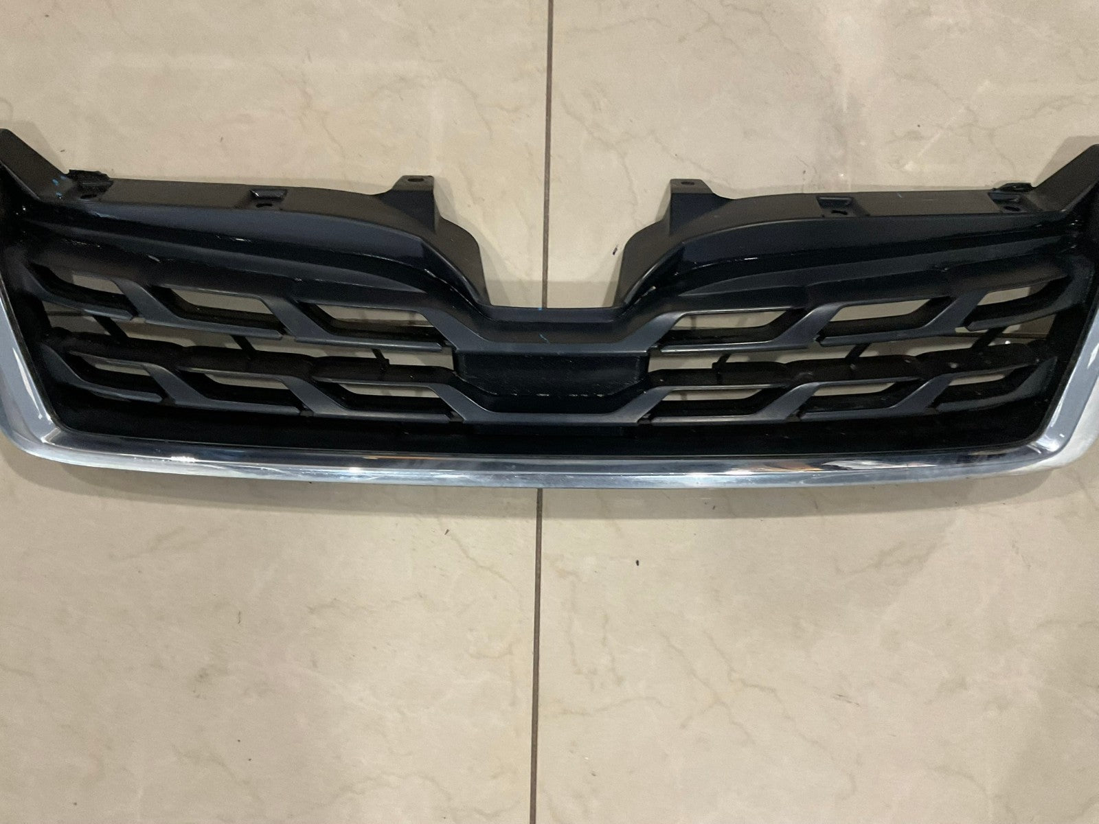 Grille Grill Black/Silver 2014 2015 2016 Subaru Forester 91122SG100 OEM