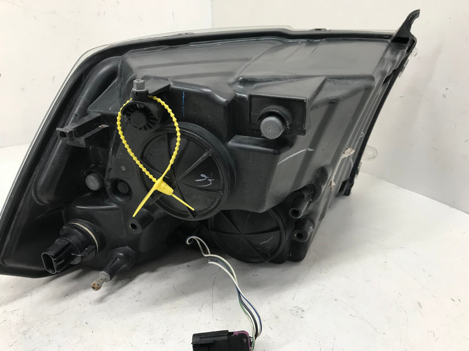 Headlight Damaged Left LH Driver Dodge Ram 2009-2018 68001485AC OEM