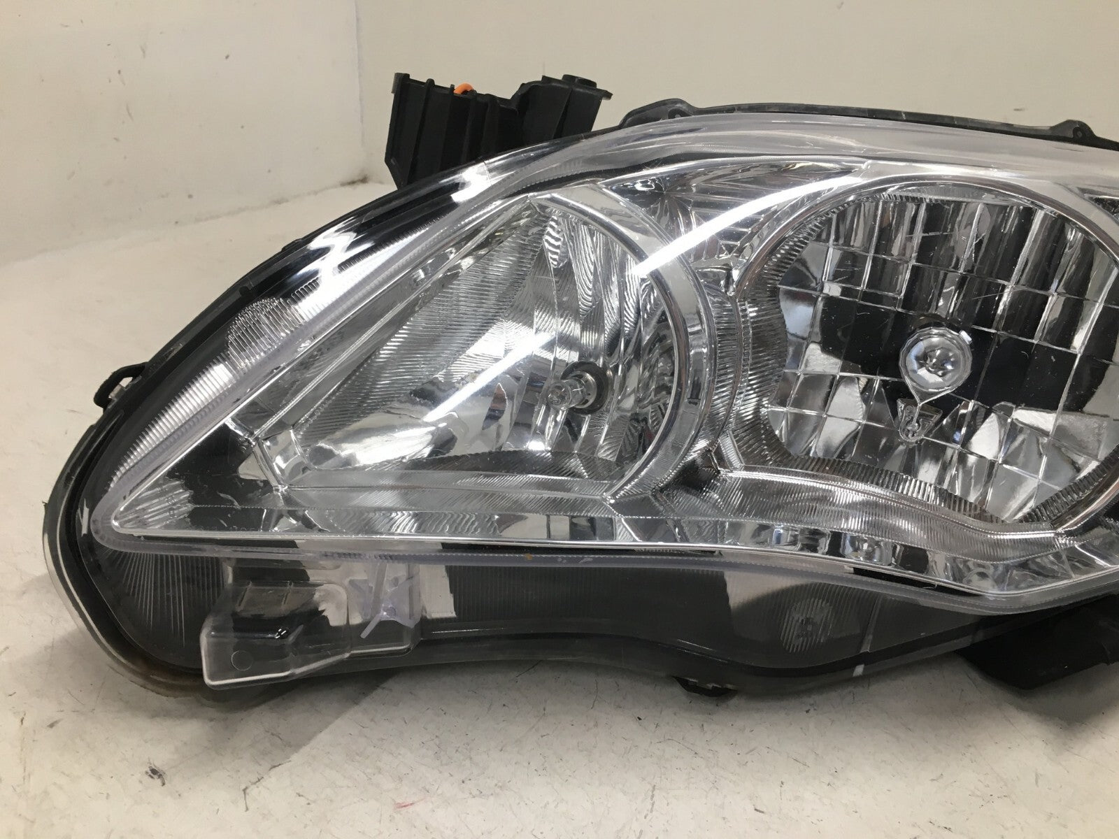 Headlight Damaged Lamp Driver Side LH Toyota Corolla S XRS 2011-2013 CAPA
