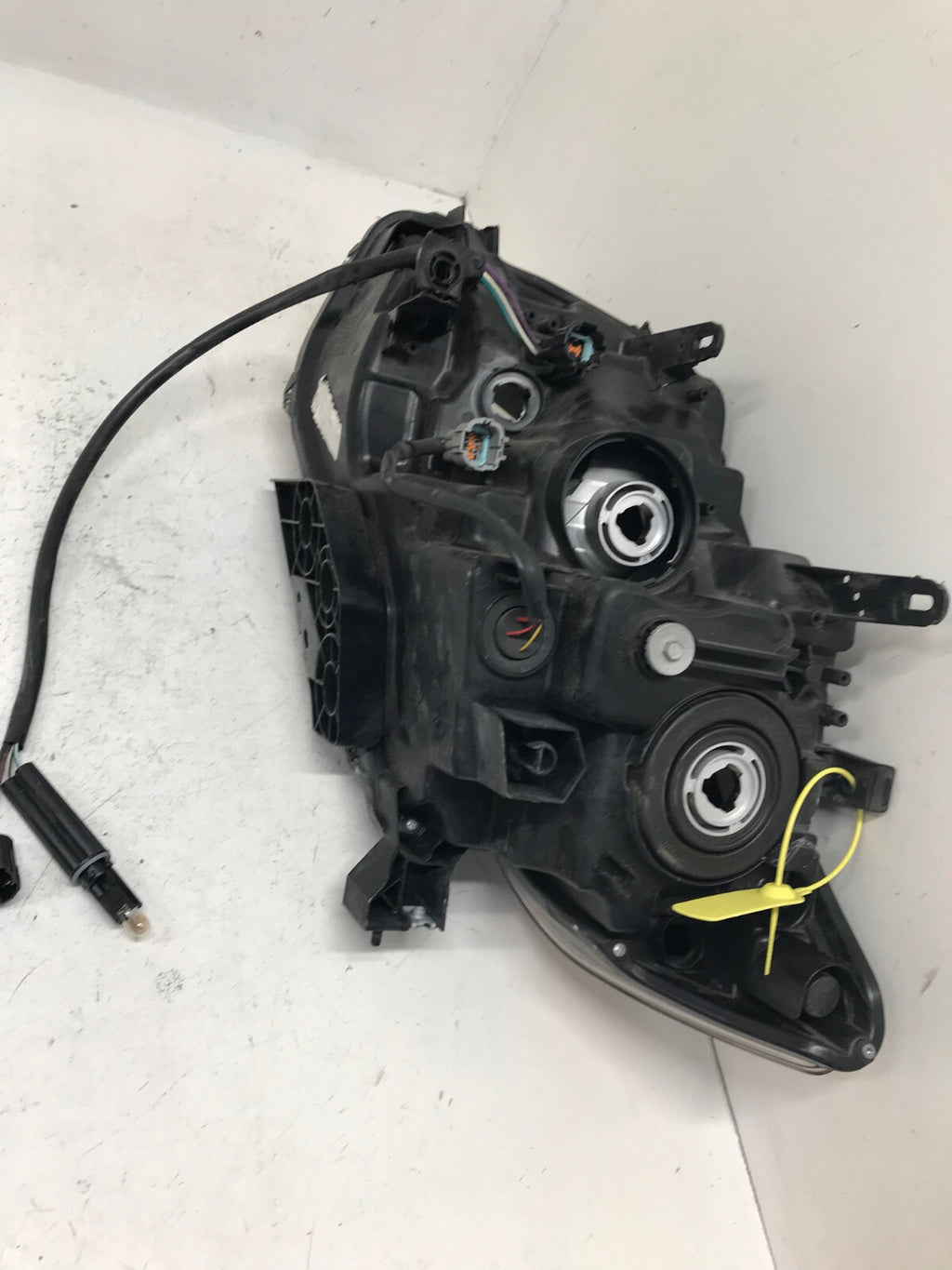 Headlight Damaged Passenger RH Nissan Rogue Truck SUV 2014-2016 260104BA0A OEM