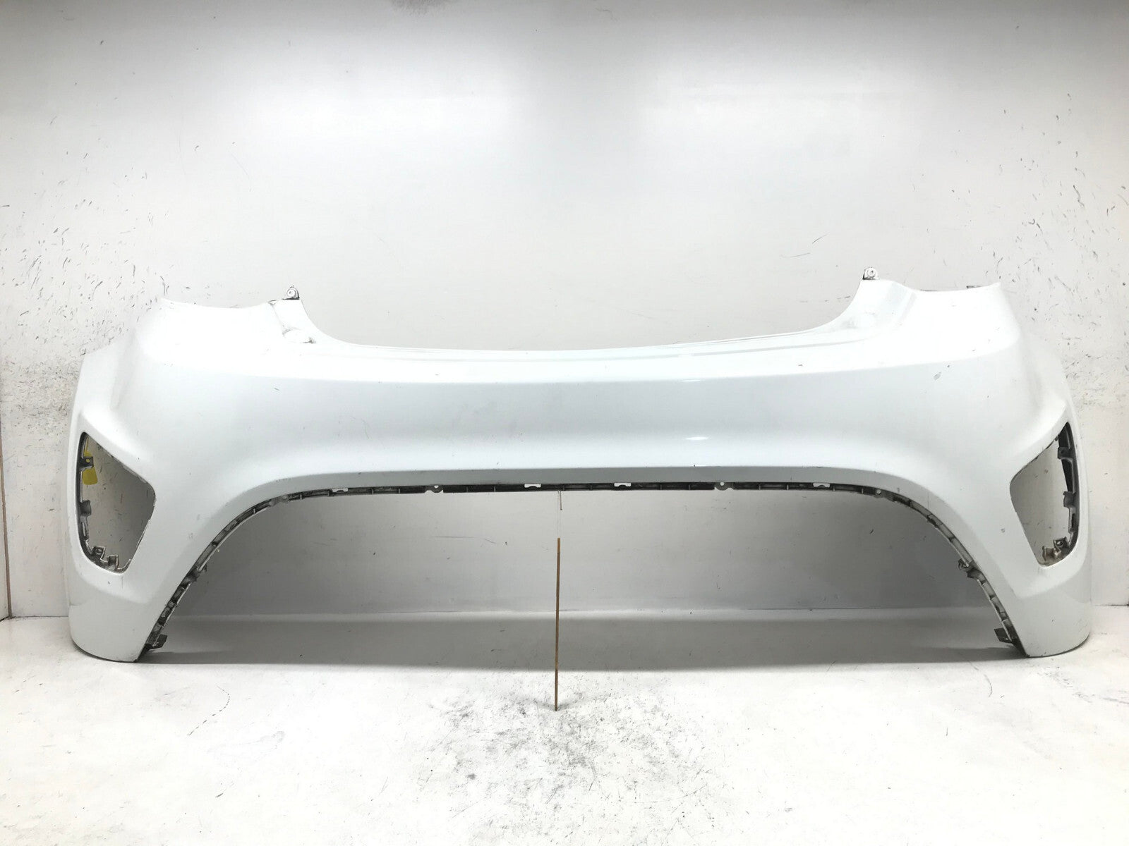 Rear Bumper Cover White 2013-2017 Hyundai Veloster Turbo/R-Spec 86511-2V500 OEM