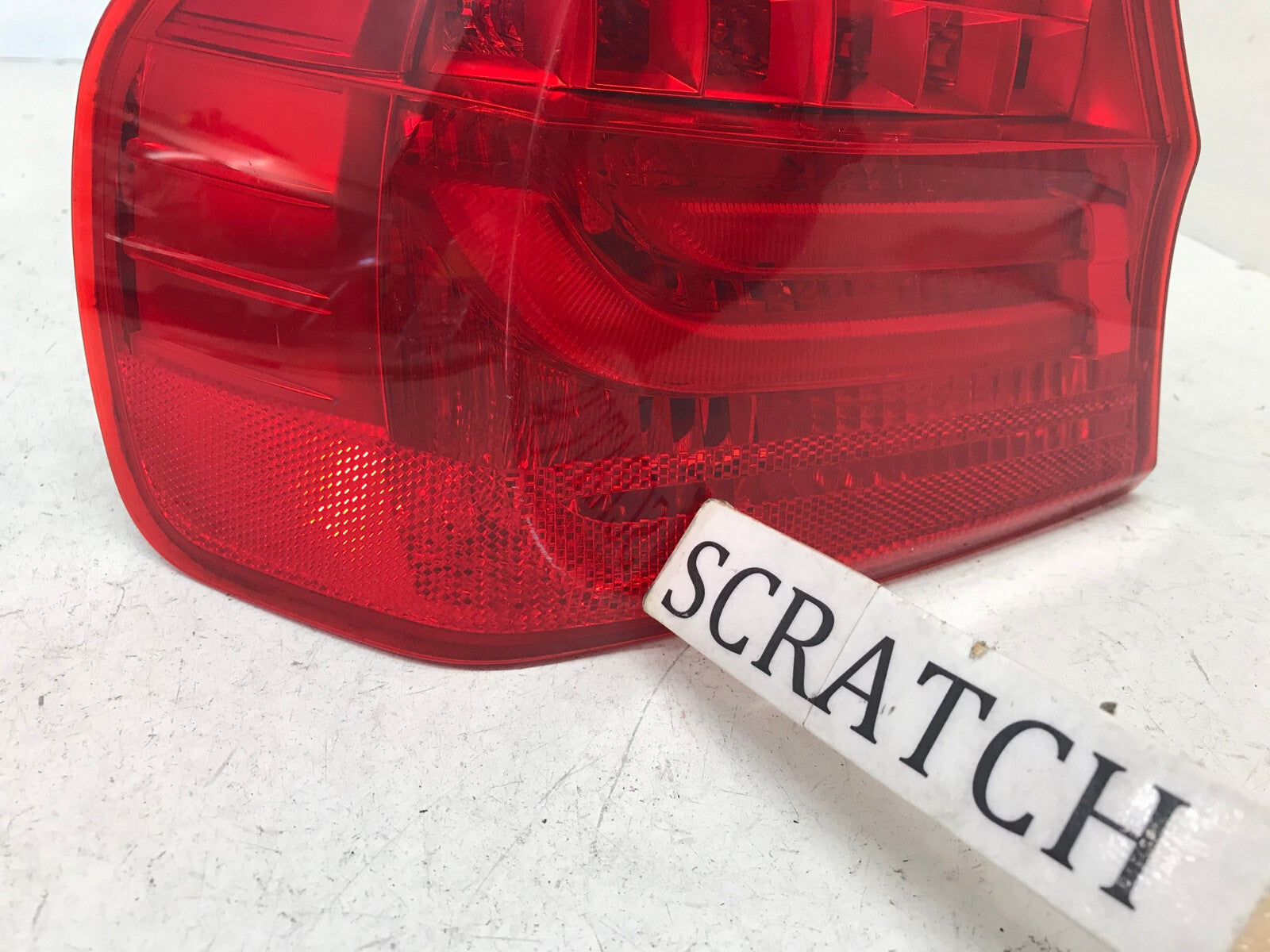 Tail light Damaged Driver LH BMW 3 Series E90 Sedan 2009 2010 2011 21839014 OEM