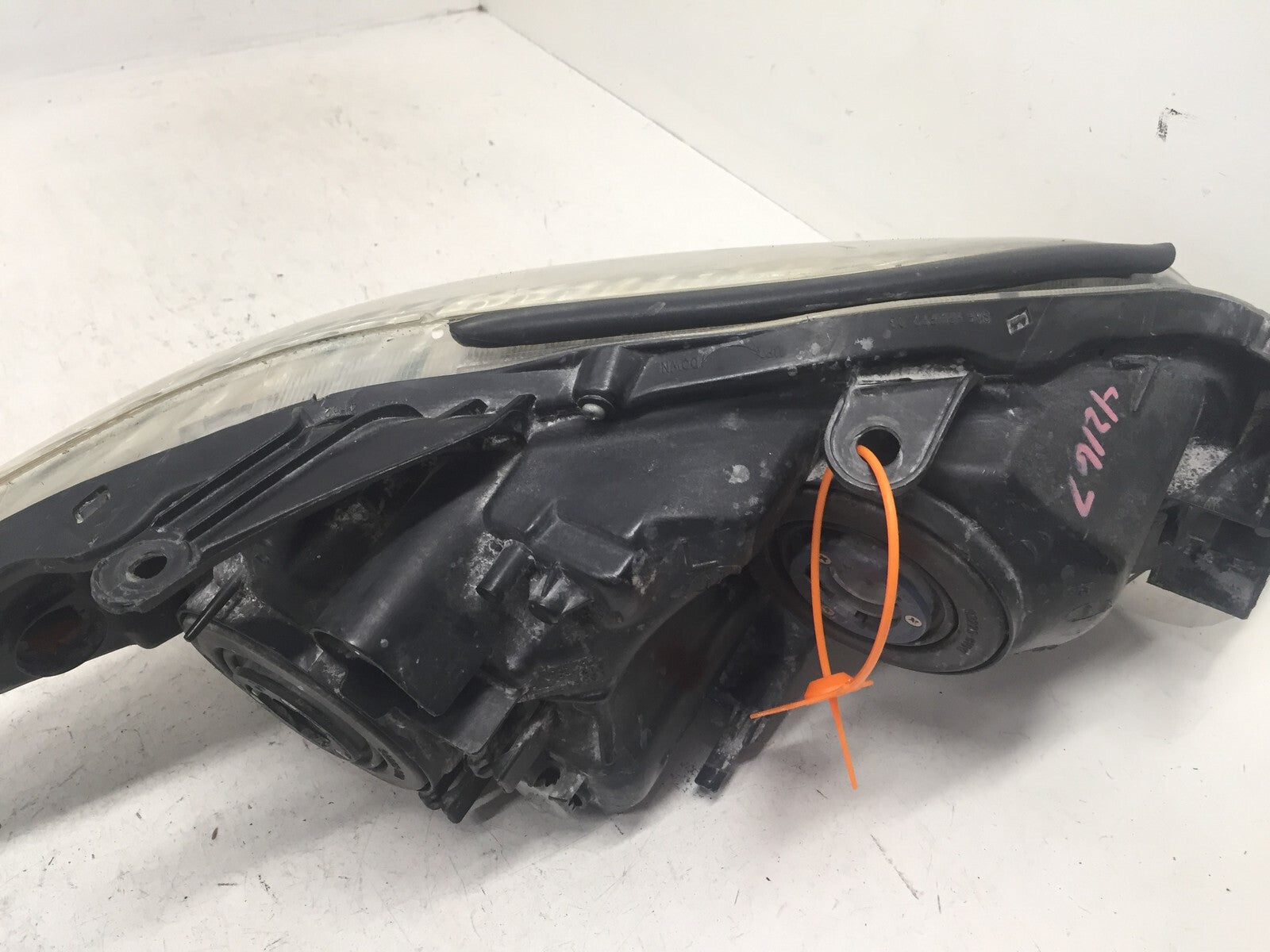Headlight Damaged Halogen Headlamp Driver LH Scion tC 2005-2007 81170-21130 OEM2