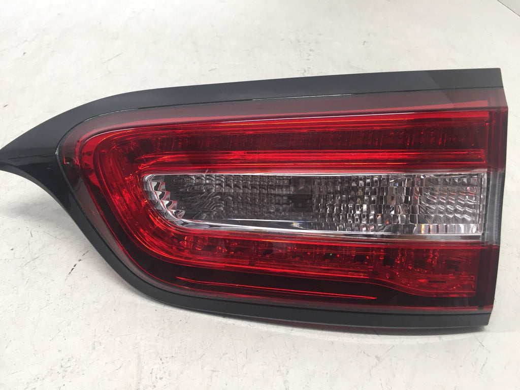 Inner Tail light Damaged Lamp Passenger Jeep Cherokee 14-2018 68102920AC OEM