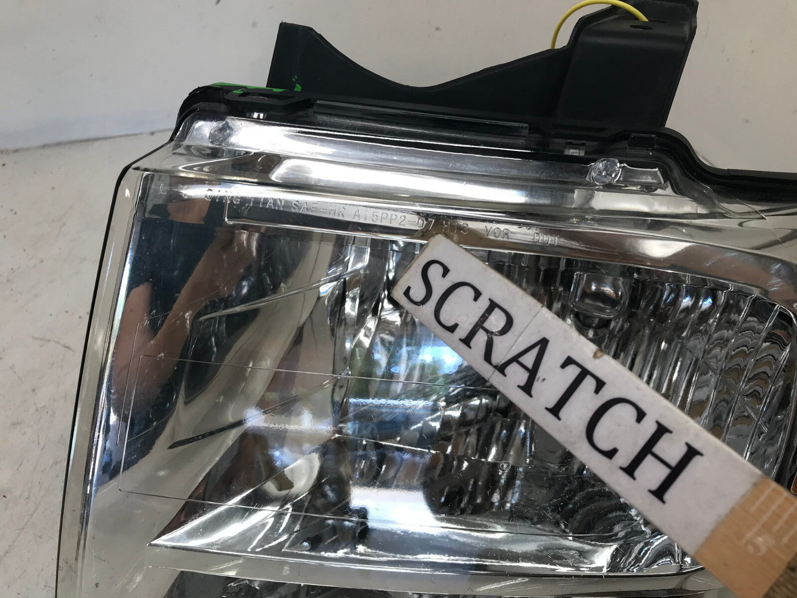 Corner Headlight Damaged Left Driver LH Ford Expedition 2007-2014 OEM