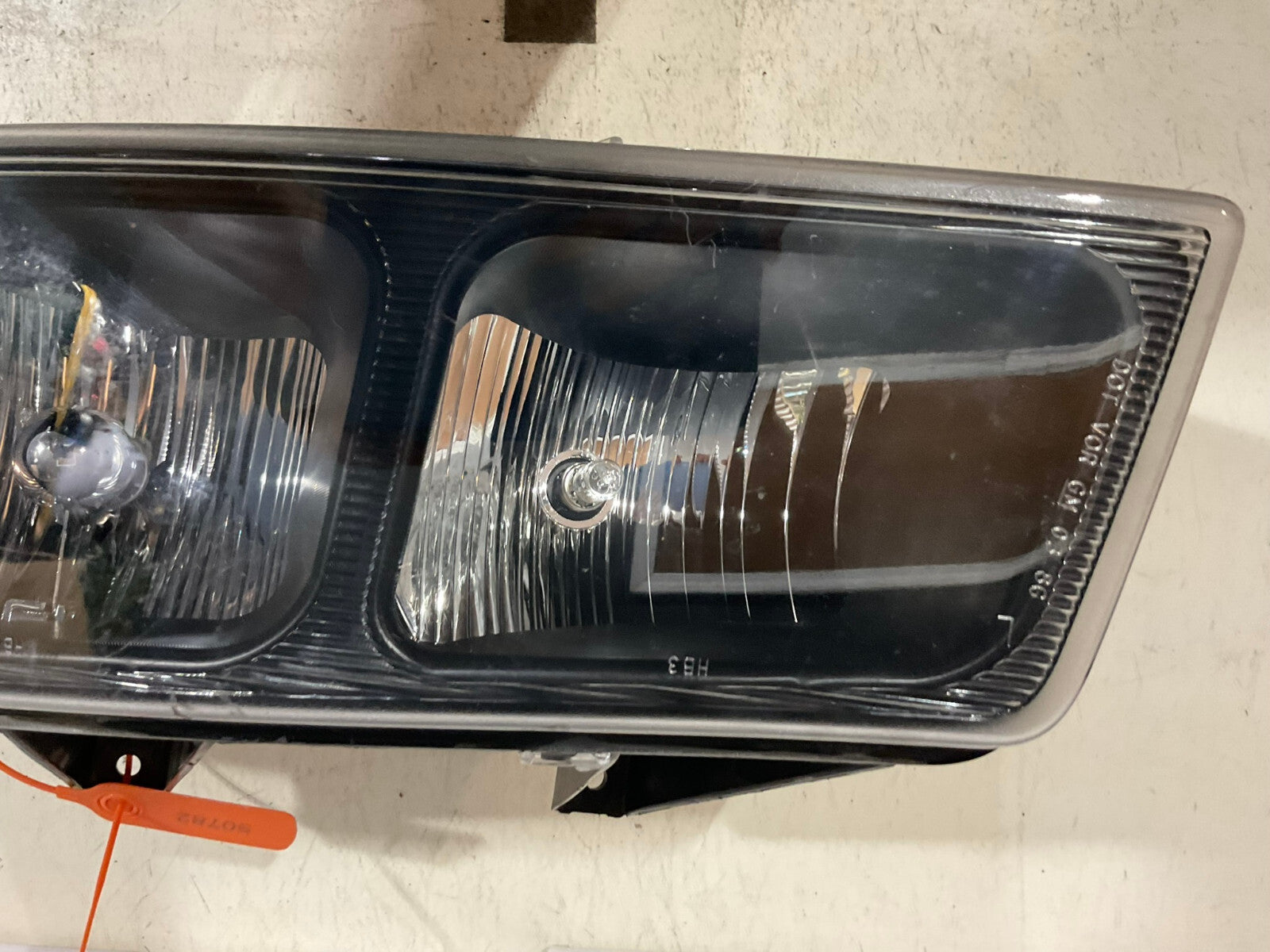 Headlight Damaged Driver LH 2003-19 Chevy Express/ Gmc Savanna 16530371+A OEM