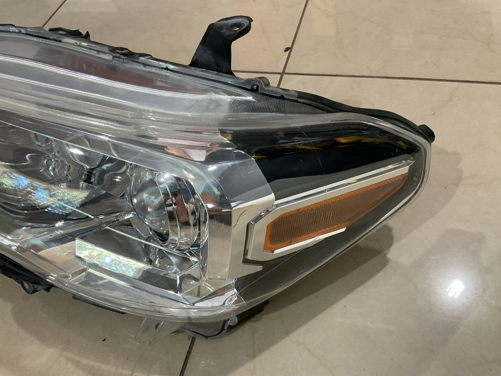 Headlight Left LH Driver 2016-2022 Toyota Tacoma CAPA