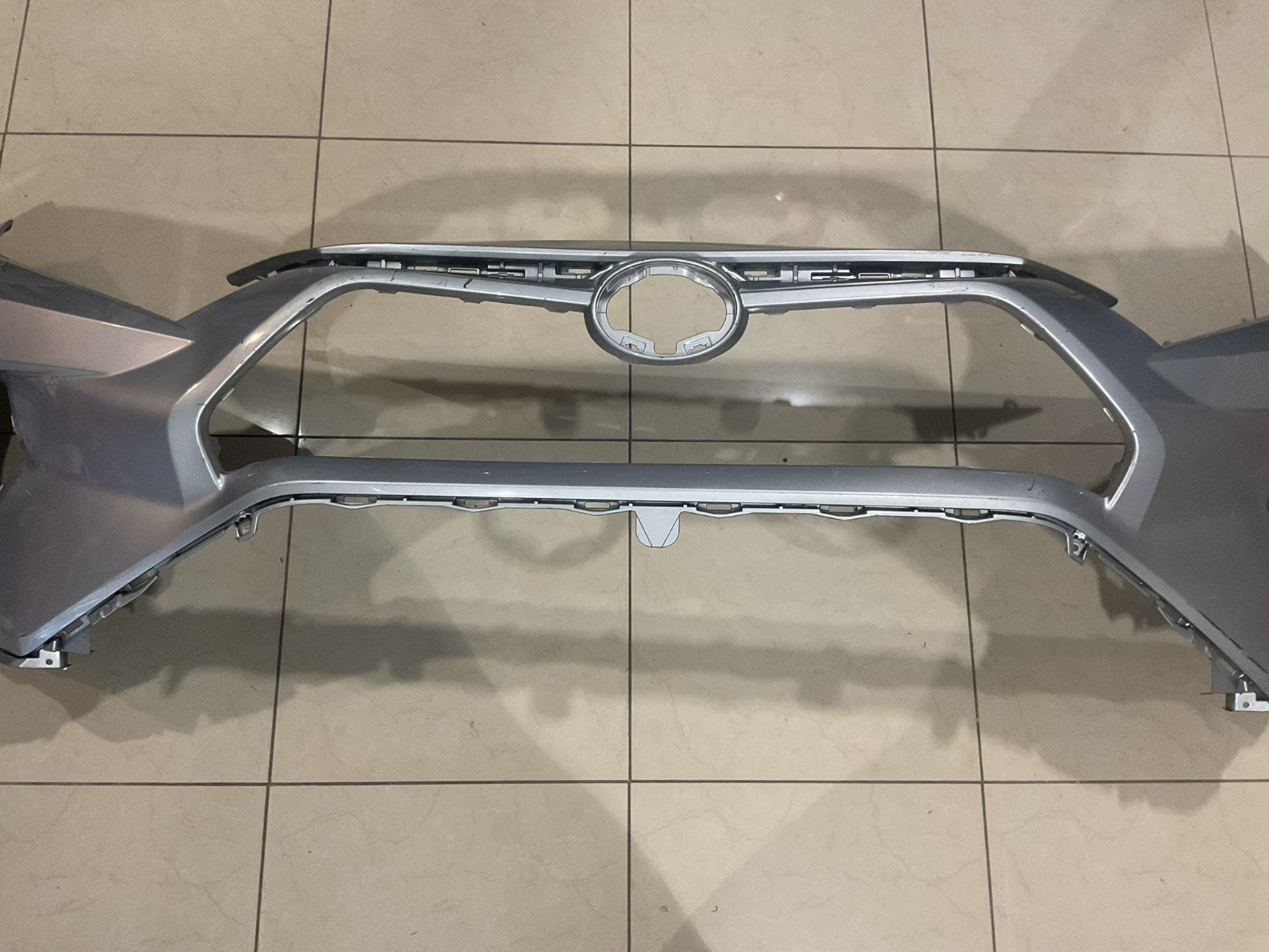 Front Bumper Cover Silver 2019-2021 Toyota RAV4 LE/XLE/Hybrid LE 52119 0r200 OEM