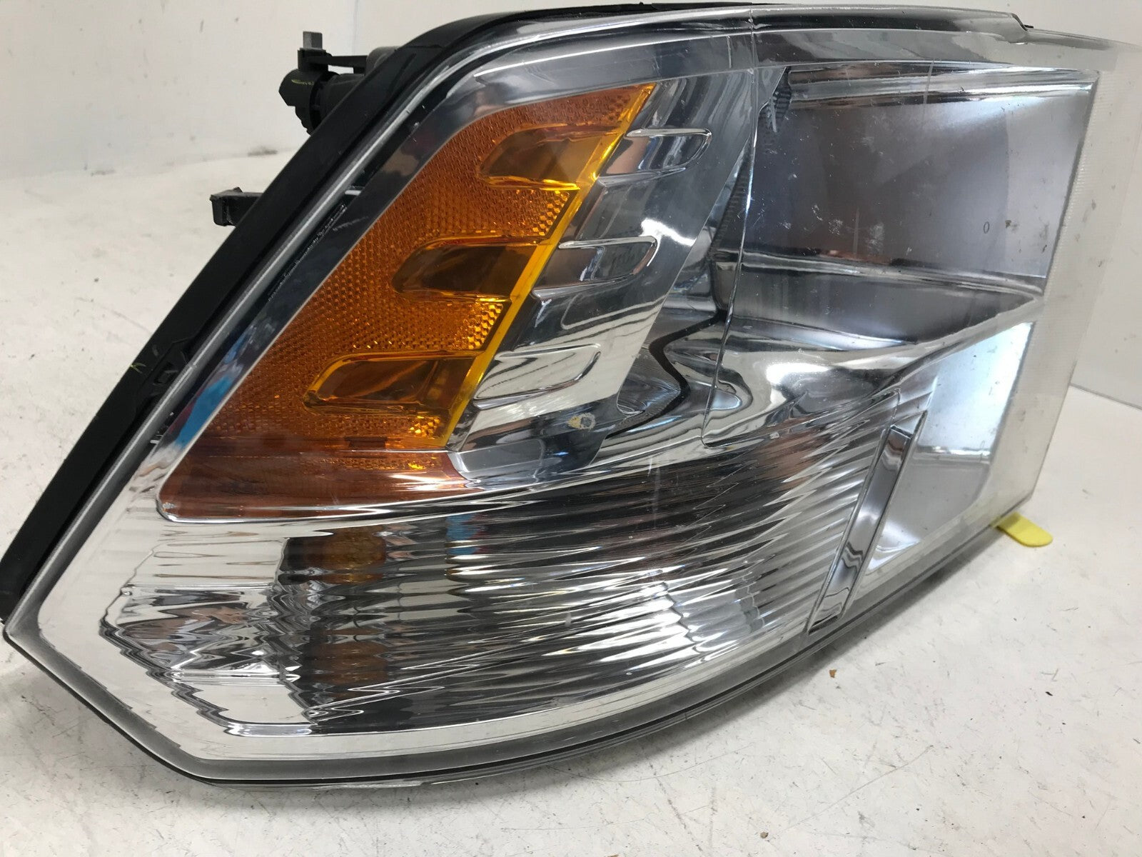 Headlight Damaged Passenger Side RH RAM 2009-2012 68001484AE OEM