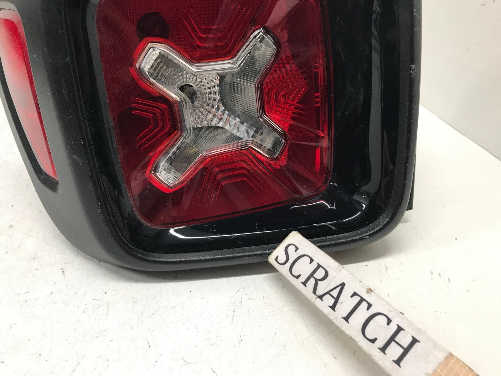 Tail light Damaged Driver LH Left 2015-2023 Jeep Renegade CAPA