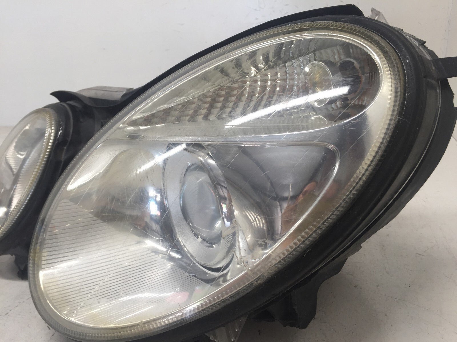 Headlight Damaged Headlamp Left Driver Side Mercedes Benz E Class 03 06 OEM