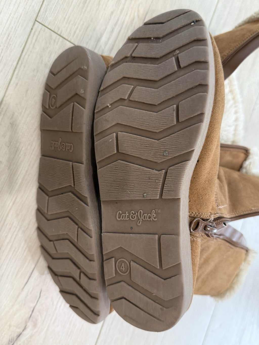 Cat And jack Winter Boots Girls Size 4