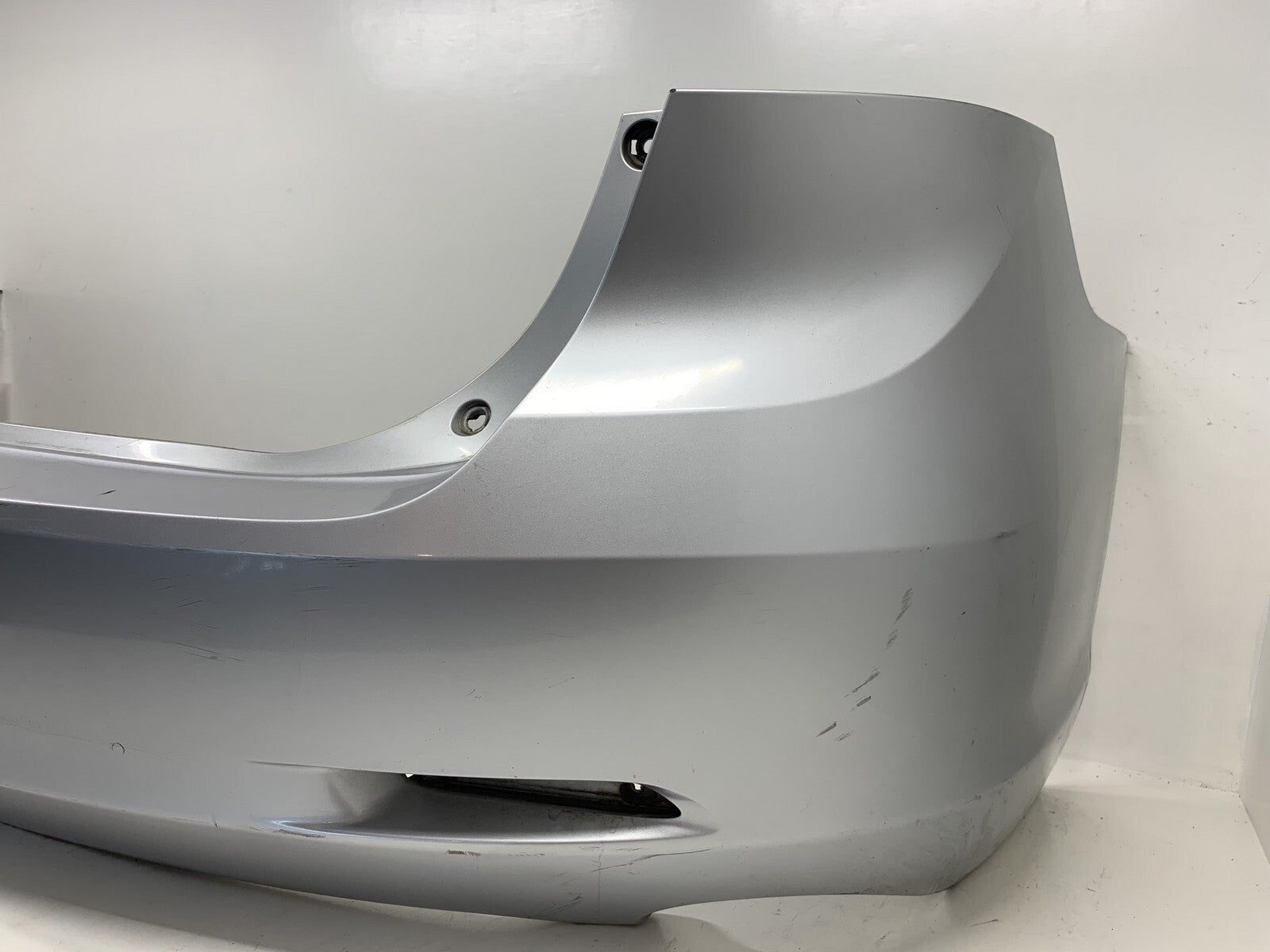Rear Bumper Cover Toyota Venza Base/Limited/LE/XLE w/o Sensors 2009-2015 OEM2