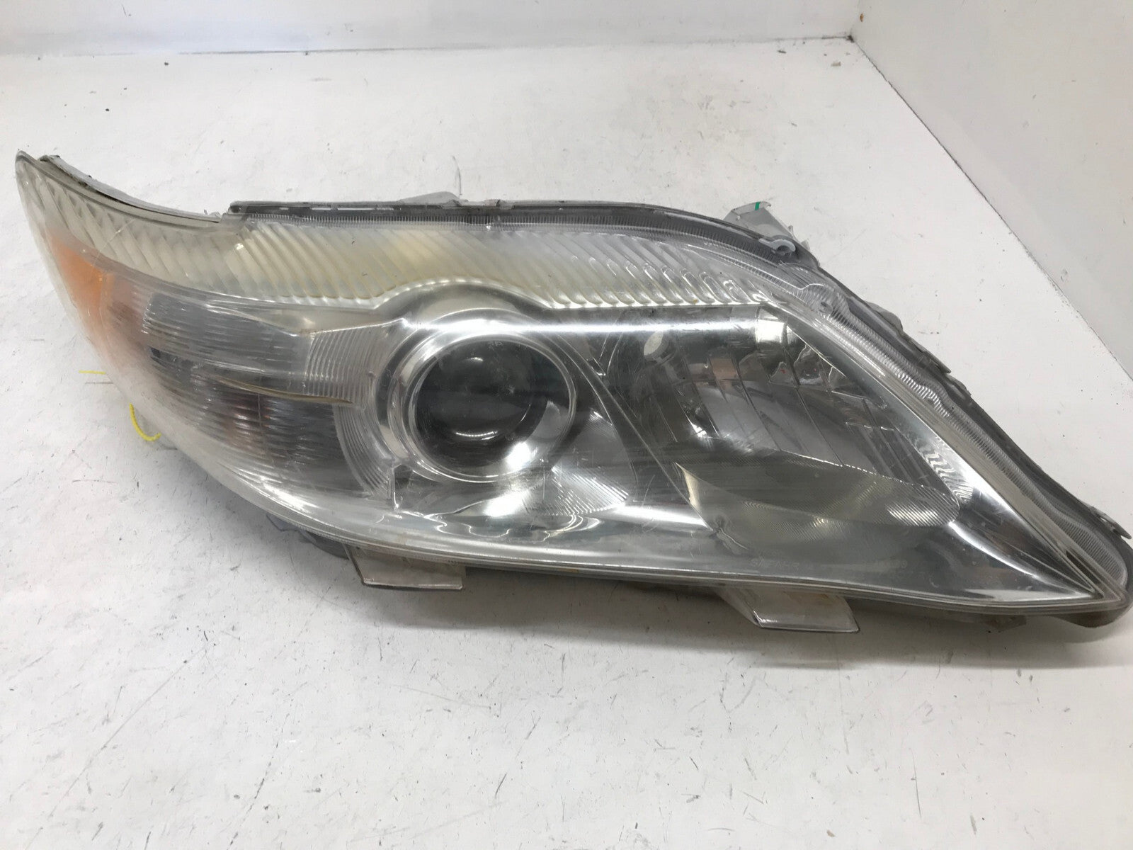 Headlight Damaged Right RH Passenger Toyota Camry 2012-2014 8111006470 OEM