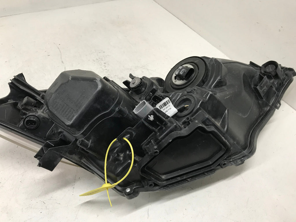 Halogen Headlight Damaged Driver LH Toyota Corolla 14 2015 2016 81150-02E60 OEM