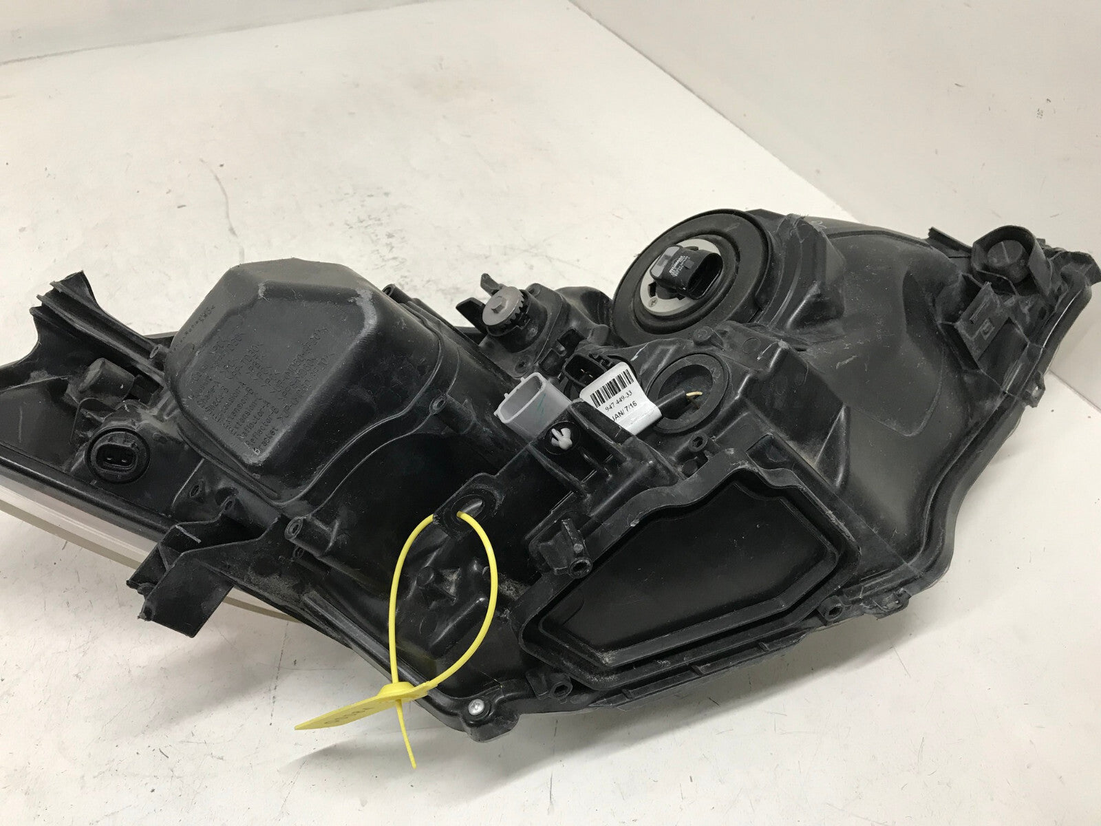 Halogen Headlight Damaged Driver LH Toyota Corolla 14 2015 2016 81150-02E60 OEM