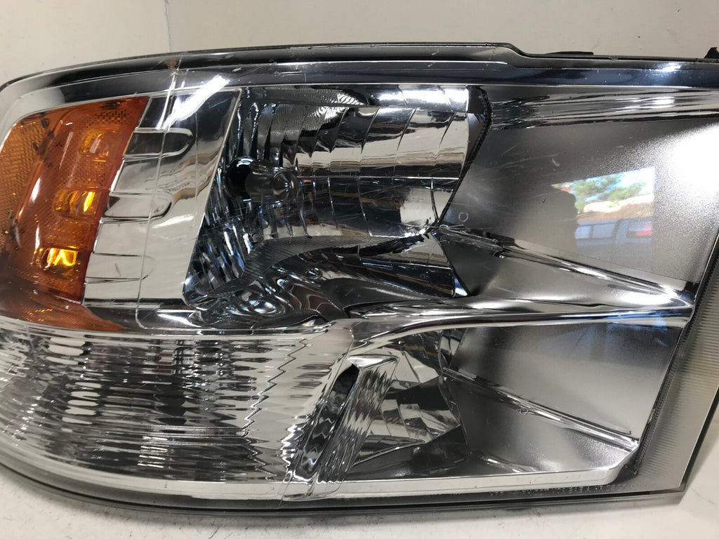 Headlight Damaged RH Right Dodge Ram 1500 2500 3500 13 14 15 16 68001484AG OEM