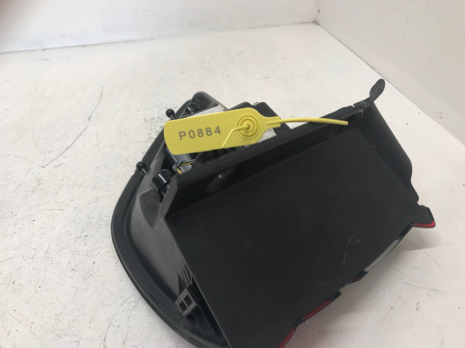 Tail light Damaged Right passenger RH 2014-2022 Dodge Durango 68272126AA OEM