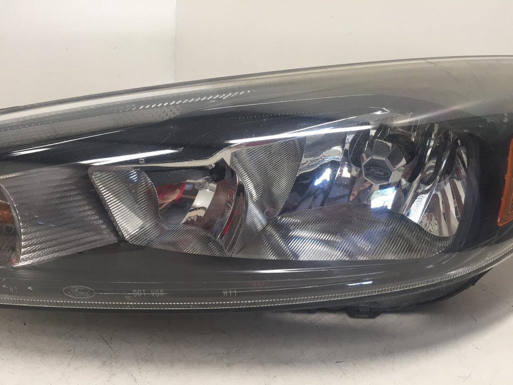 Halogen Headlight Damaged Left Driver LH Ford Focus 2015-2018 F1EB-13W030-J OEM