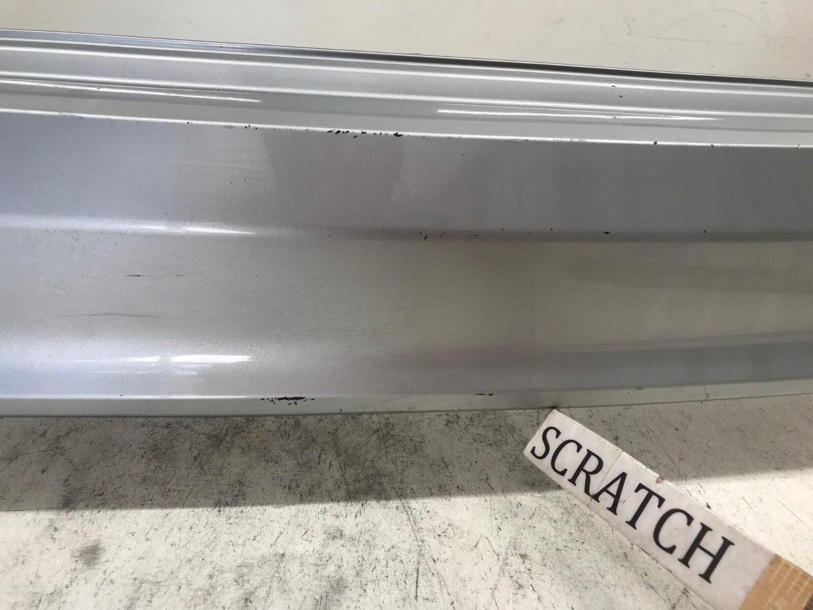 Rear Bumper Cover Silver Hyundai Santa fe 2016-2017 86512-4Z500 OEM