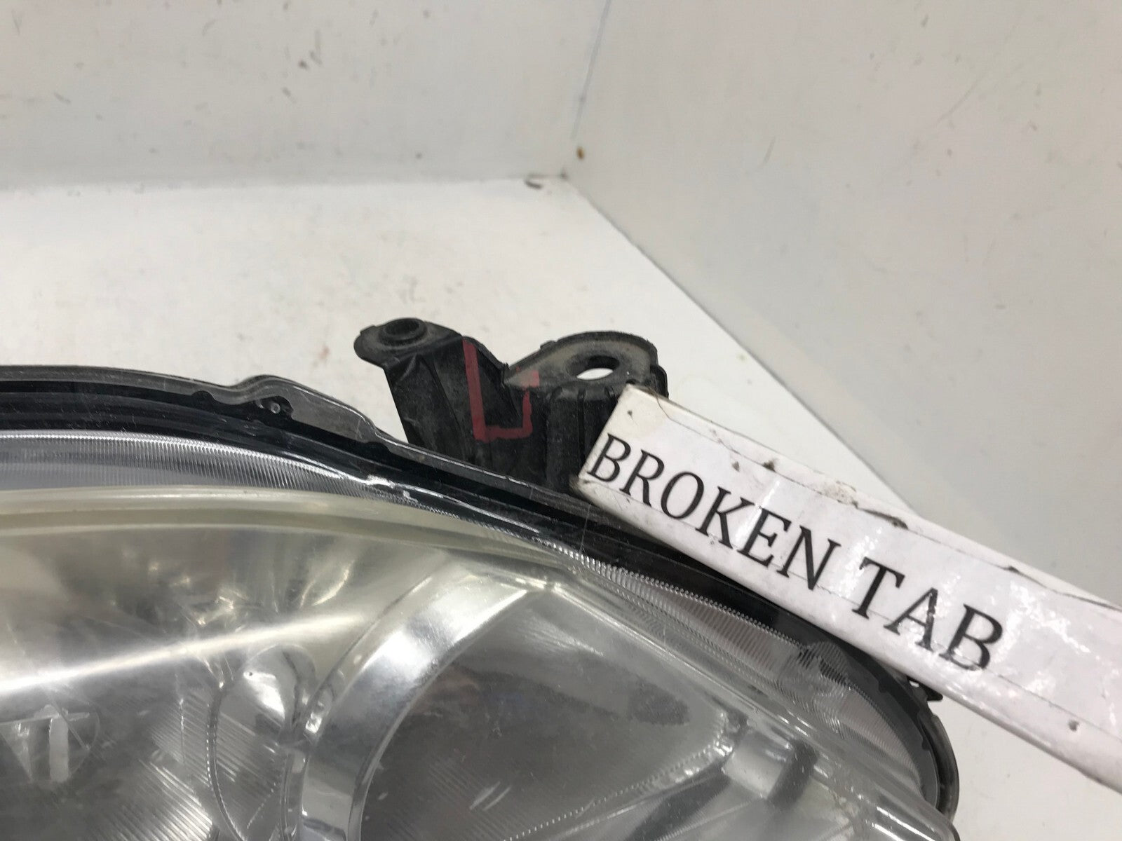 Headlight Damaged Passenger RH 2011 2012 2013 Toyota Corolla 81130-12F10 OEM