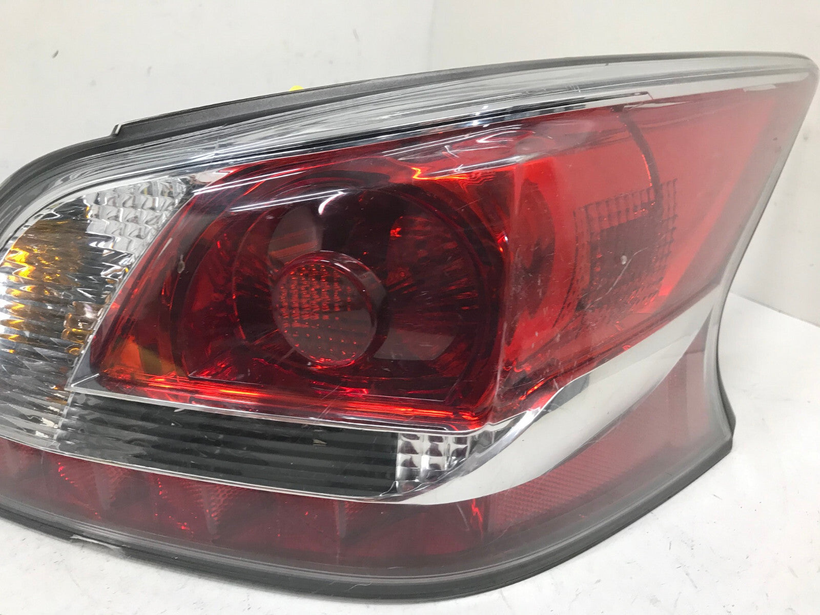 Tail light Damaged Right RH Passenger 2014-2015 Nissan Altima 265509HM0A OEM