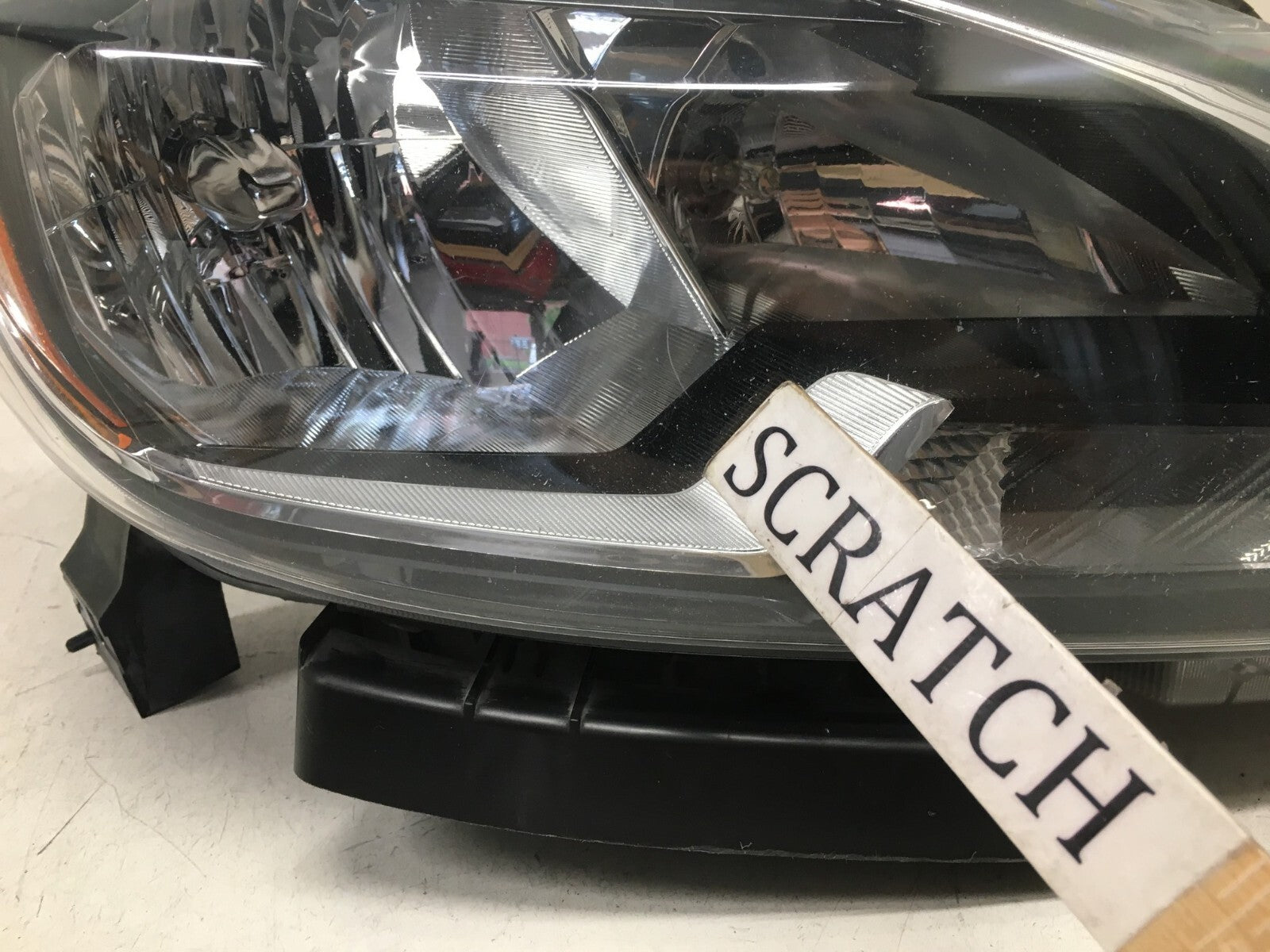Headlight Damaged RH Passenger Nissan Sentra 2016 2017 2018 26010-3YU0A OEM
