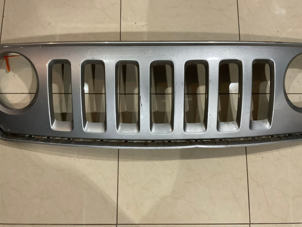 Grille Grill Grey 2011-2017 Jeep Patriot 11MK74-J-1100P OEM