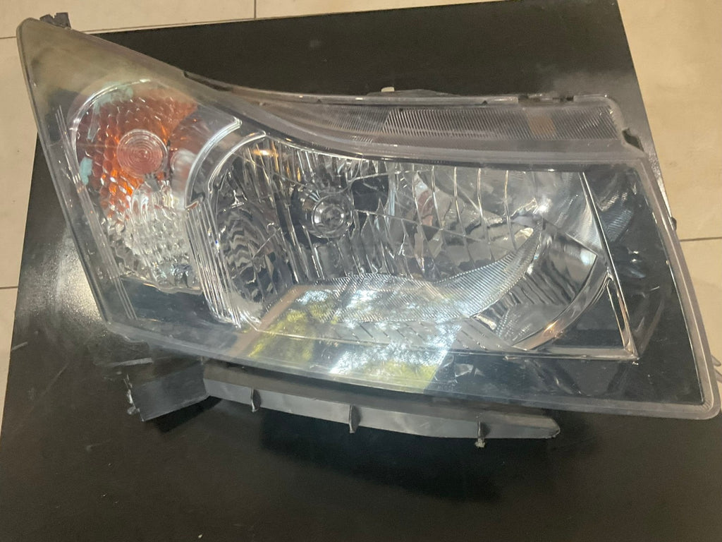 Headlight Right Passenger RH 2011 2012 2013 2014 2015 Chevy Cruze LS LT CAPA