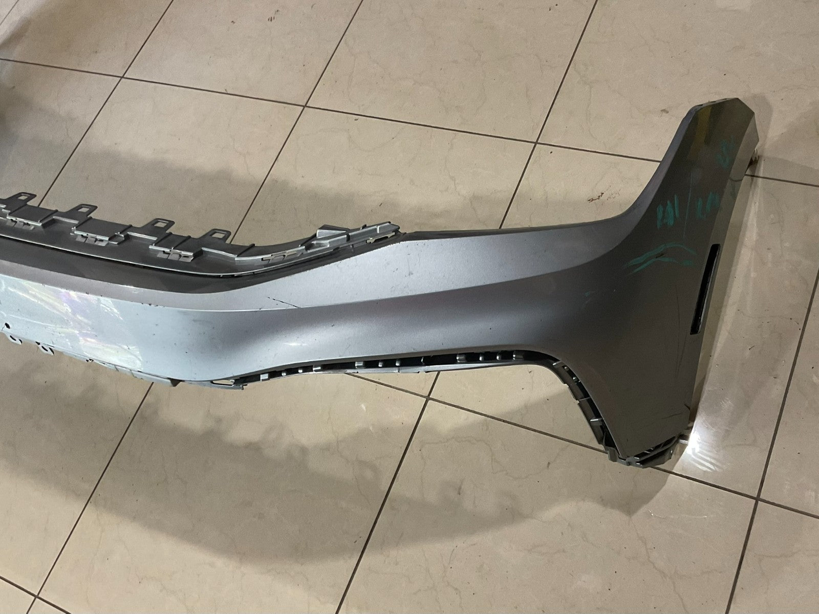 Front Bumper Cover Silver 2022 2023 Volkswagen Tiguan 5nn+807+221 OEM